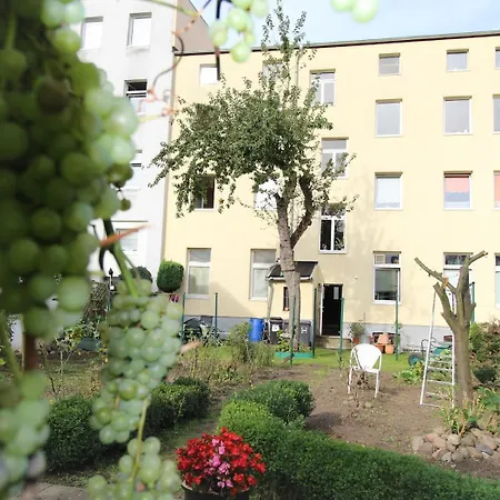 Апартаменти Mit Gartenzugang *