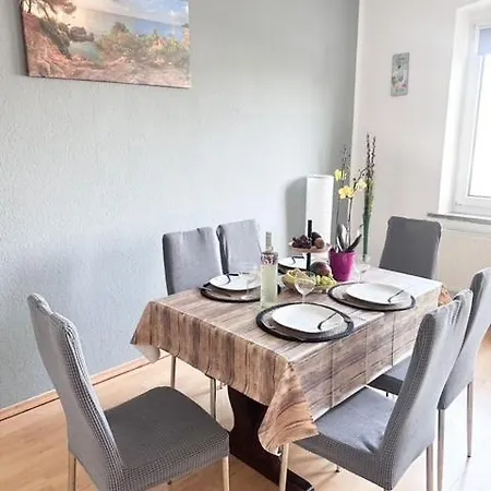 Apartman Mit Gartenzugang