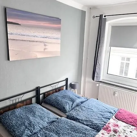 Apartman Mit Gartenzugang